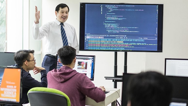 Informatika Bukan Cuma Soal Coding, Ini Faktanya;informatika-terbaik-dijogja;informatika-alma-ata;