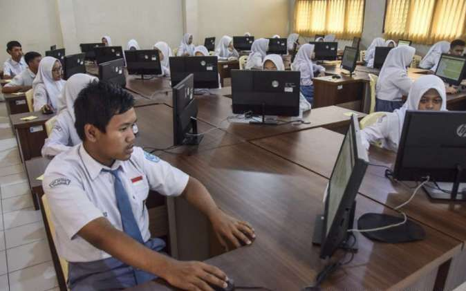 Kenapa Anak SMA Zaman Sekarang Wajib Melek Teknologi;informatika-terbaik-dijogja;informatika-alma-ata;