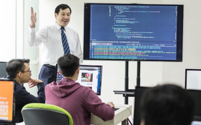 Masih Ragu Kuliah Informatika? Ini Alasan Kenapa Jurusan Ini Jadi Pilihan Masa Depan